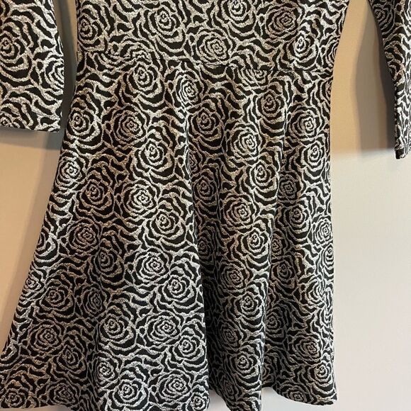 LOFT Outlet Black/Silver/Gray Metallic Rose Print Fit & Flare Mini Dress | SZ 0 - Picture 9 of 12